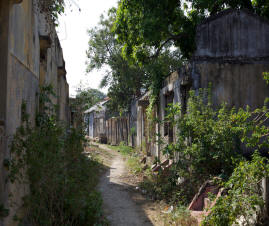Once a popular Muslim street in Jaffna, Moor Street sits in disrepair today. Sri Lankan Muslims displaced during the country's decades-long civil war are slowly returning home, but the challenge of reconciling with their Tamil neighbors, and their past, remains.  Photo: Contributor/IRIN