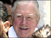 The image �file:///C:/My%20Documents/My%20Pictures/HN%202004/pinochet_bbc.jpg� cannot be displayed, because it contains errors.