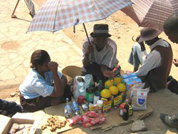 Photo: IRIN  A Zimbabwean mother and daughter try to make a living by walking across the border to sell food in Zambia